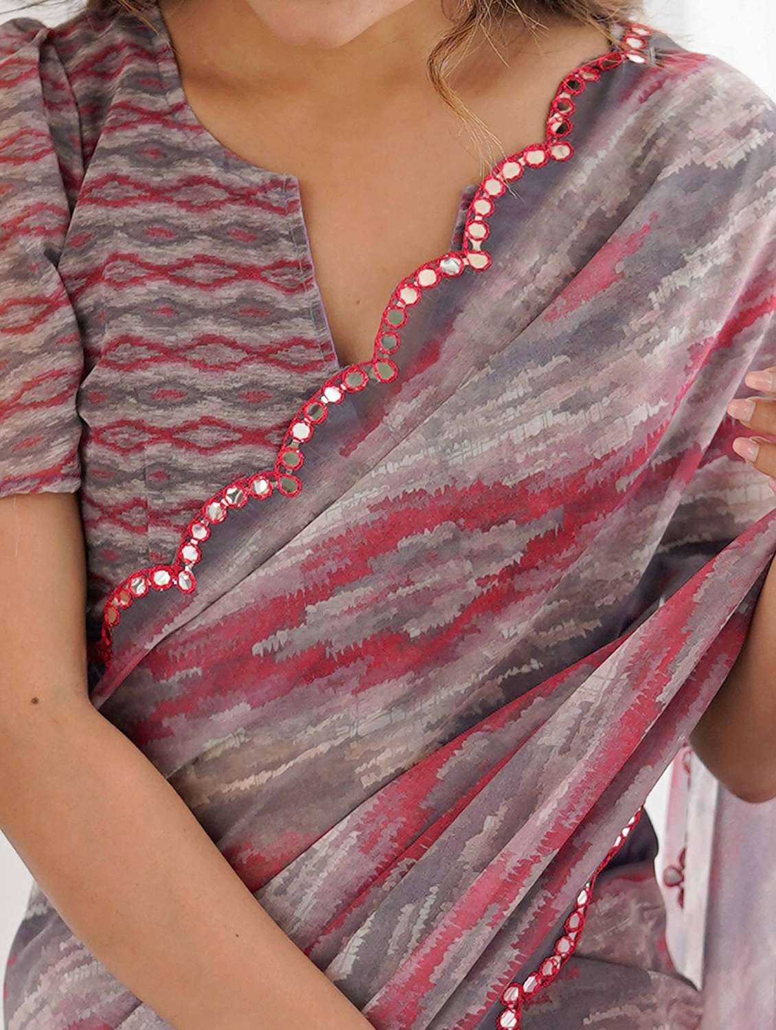 women printed casual wear saree with blouse - 22141057 -  Standard Image - 5