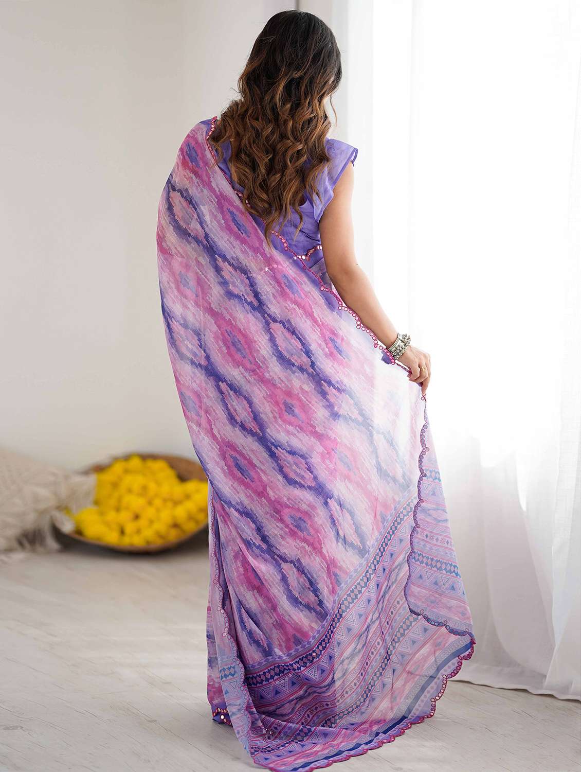 women printed casual wear saree with blouse - 22141058 -  Standard Image - 3
