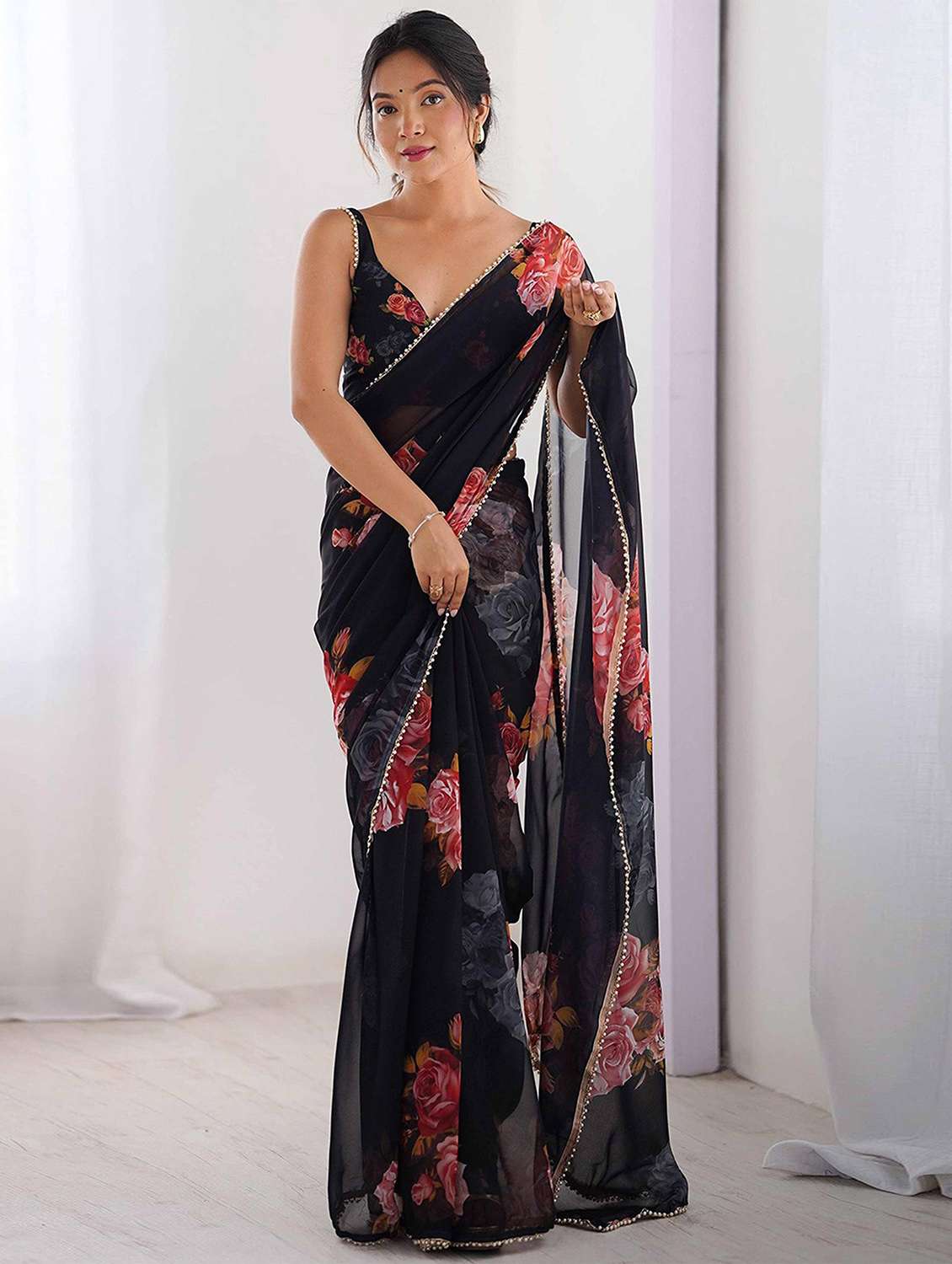 women printed casual wear saree with blouse - 22141064 -  Zoom Image - 0