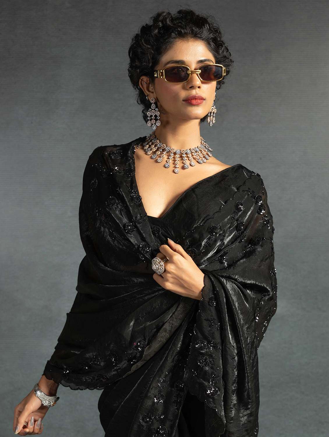 women solid with work embellished saree with blouse - 22141105 - Standard Image - 3