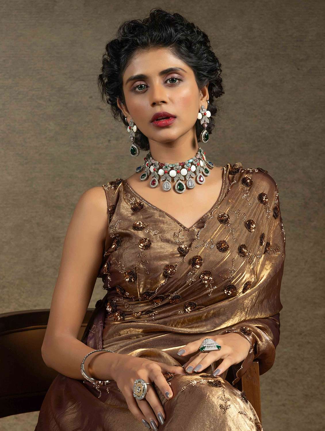 women solid with embellished bordered saree with blouse - 22141124 -  Standard Image - 3