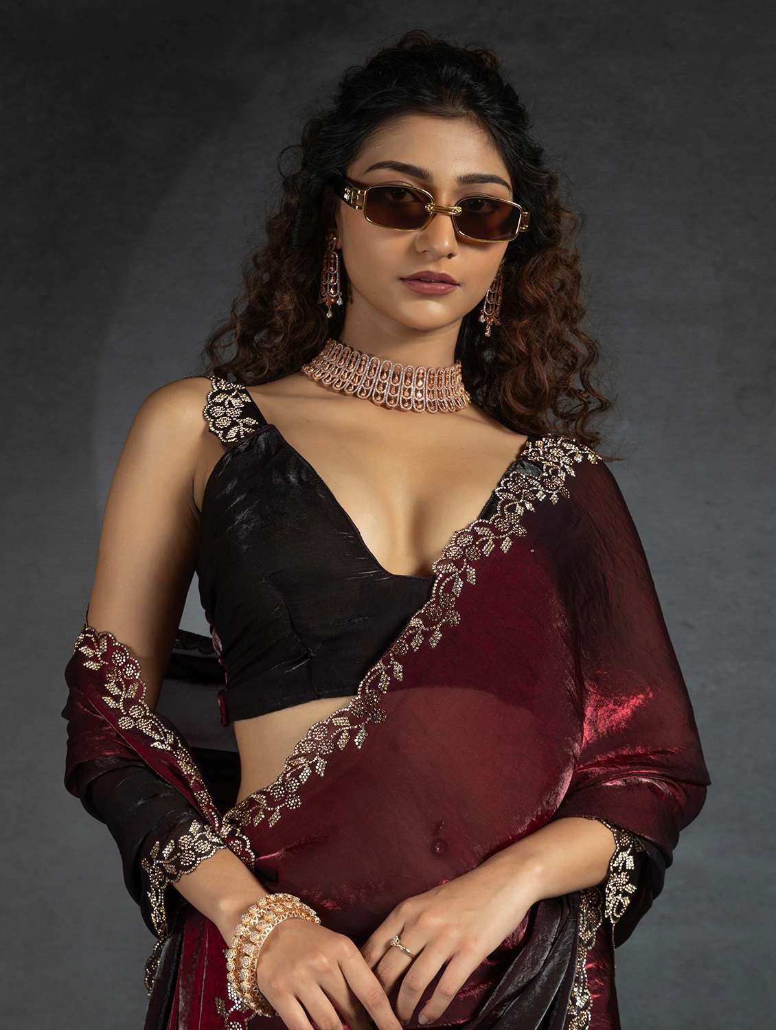 women solid with embellished bordered saree with blouse - 22141129 -  Standard Image - 3