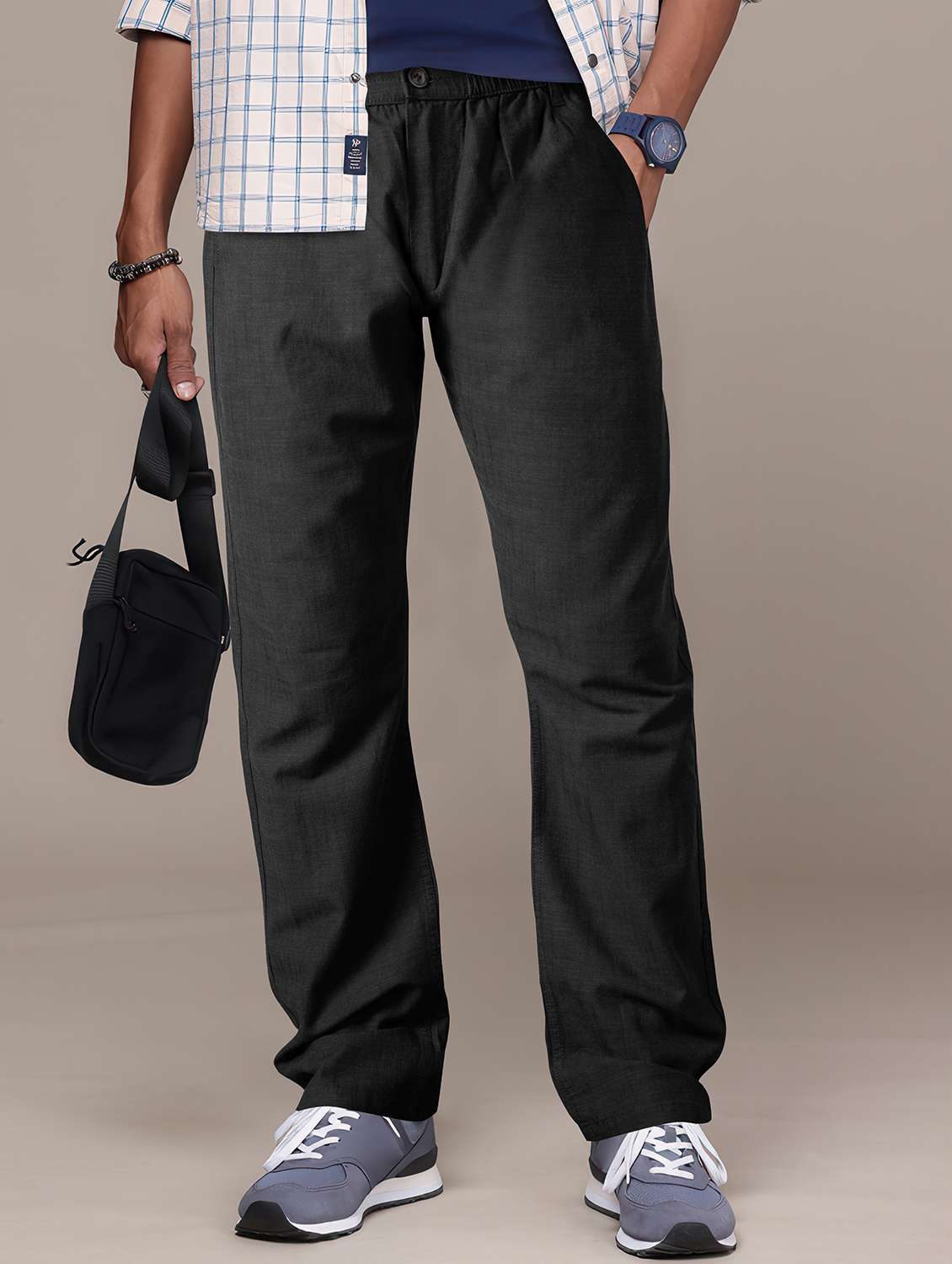 men solid mid rise flat front casual trouser