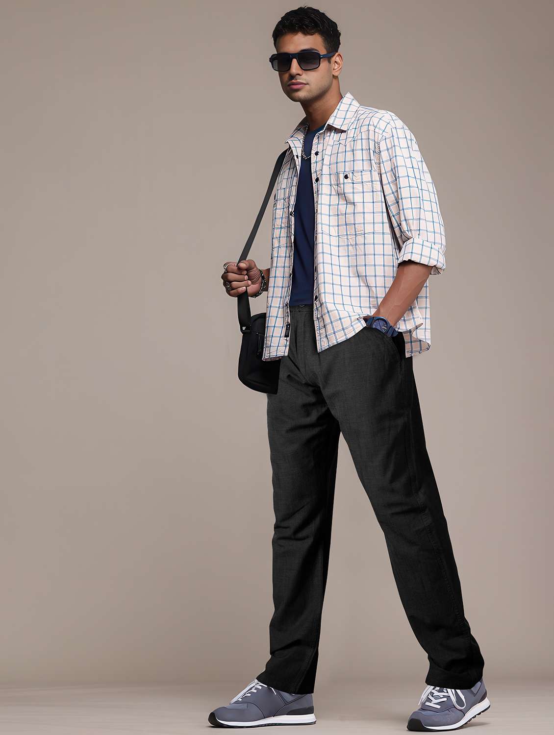 men solid mid rise flat front casual trouser - 22141586 -  Standard Image - 3