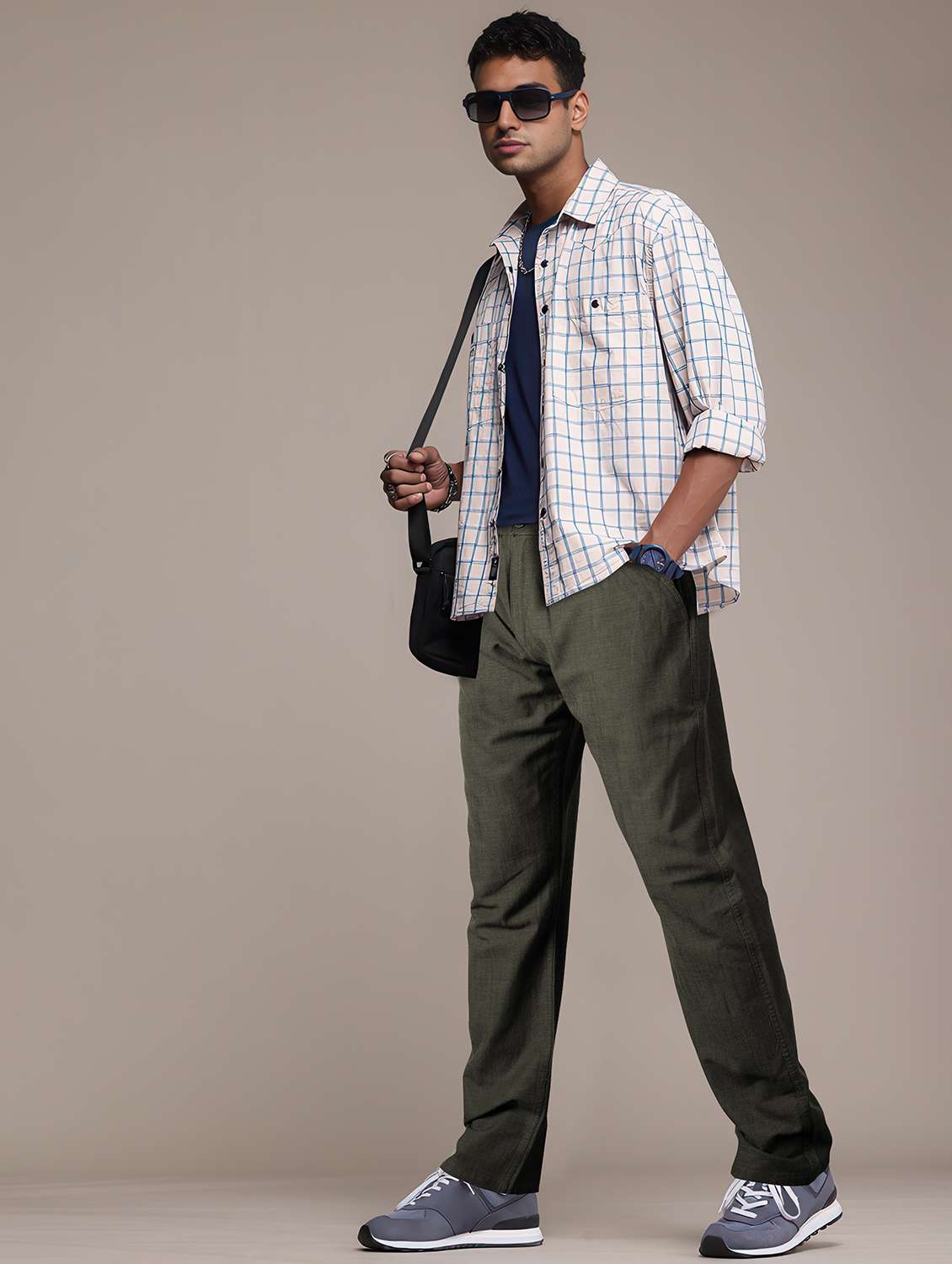 men solid mid rise flat front casual trouser - 22141588 -  Standard Image - 3