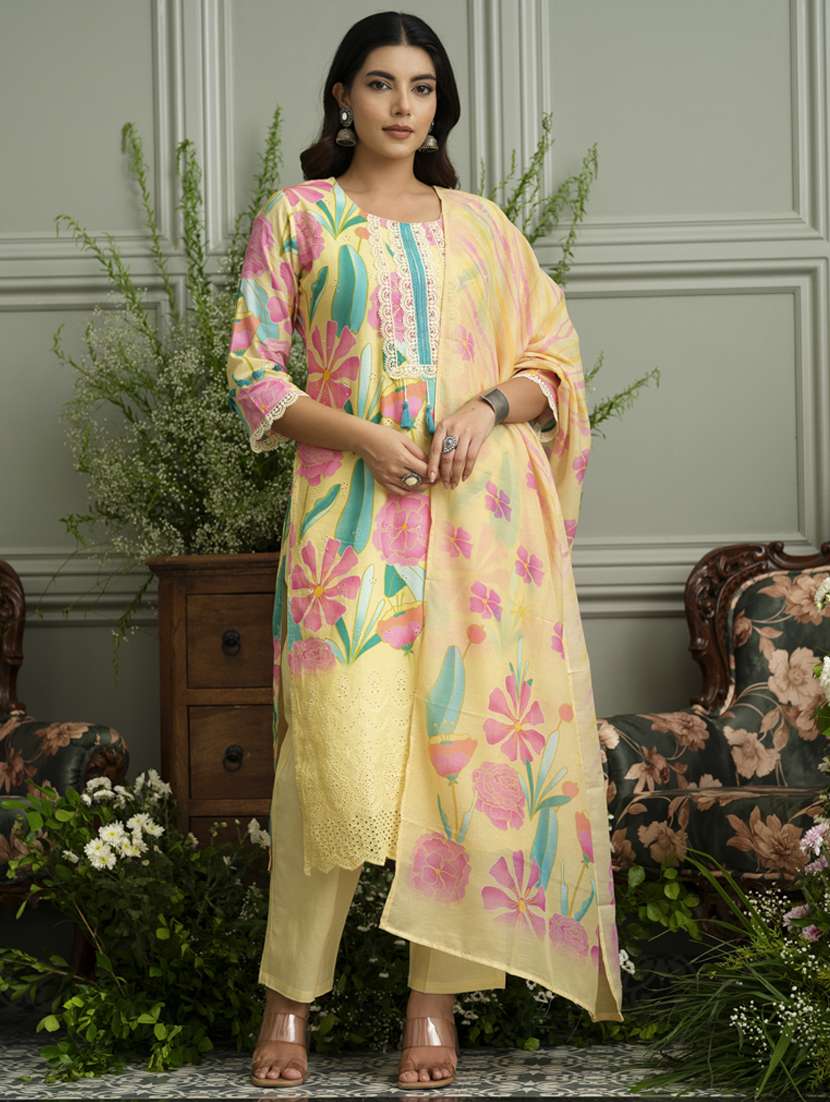 women floral three quarter sleeve kurta pant with dupatta set - 22141655 - Zoom Image - 0