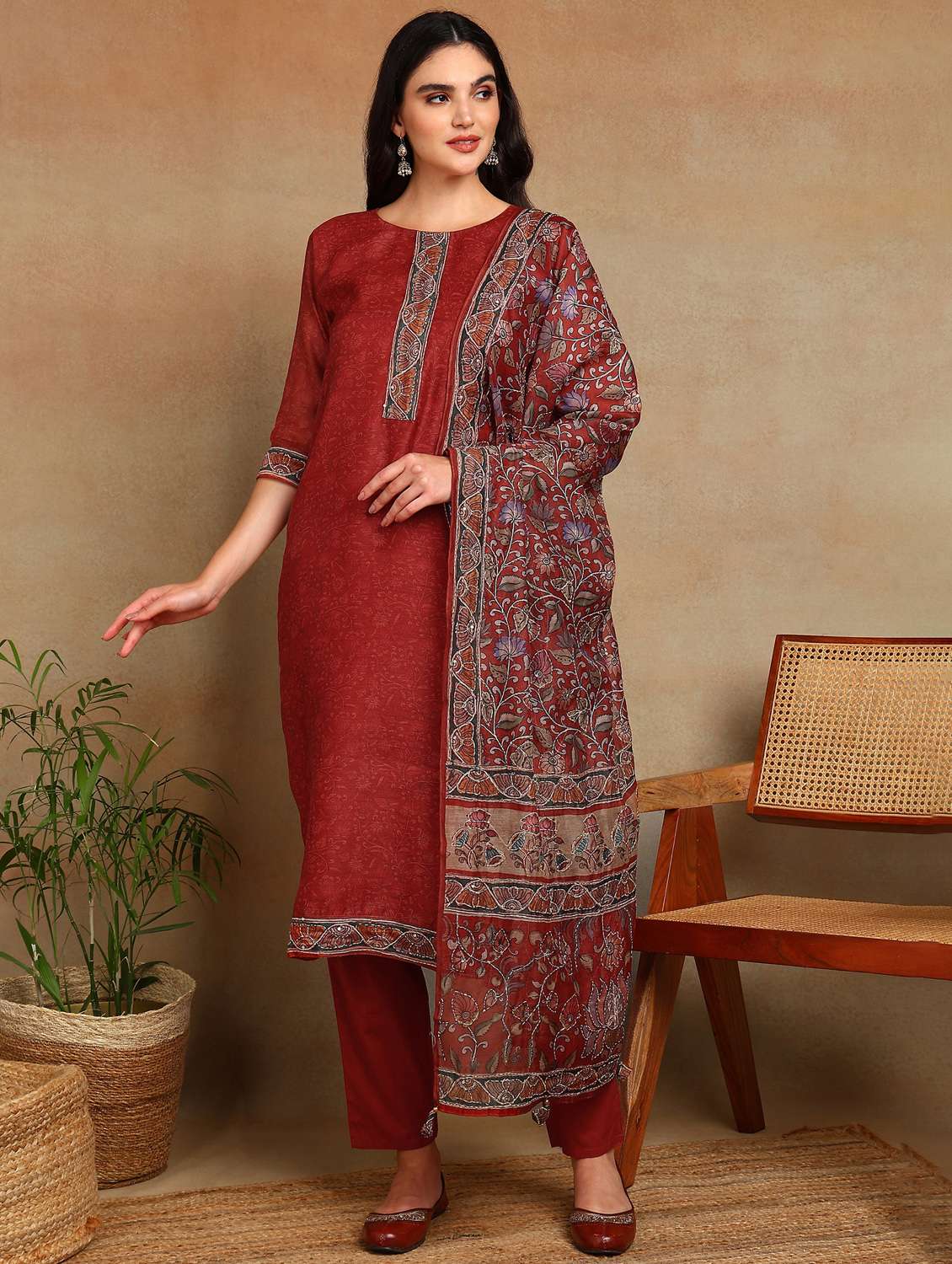 women floral three quarter sleeve kurta pant with dupatta set - 22141664 - Zoom Image - 0