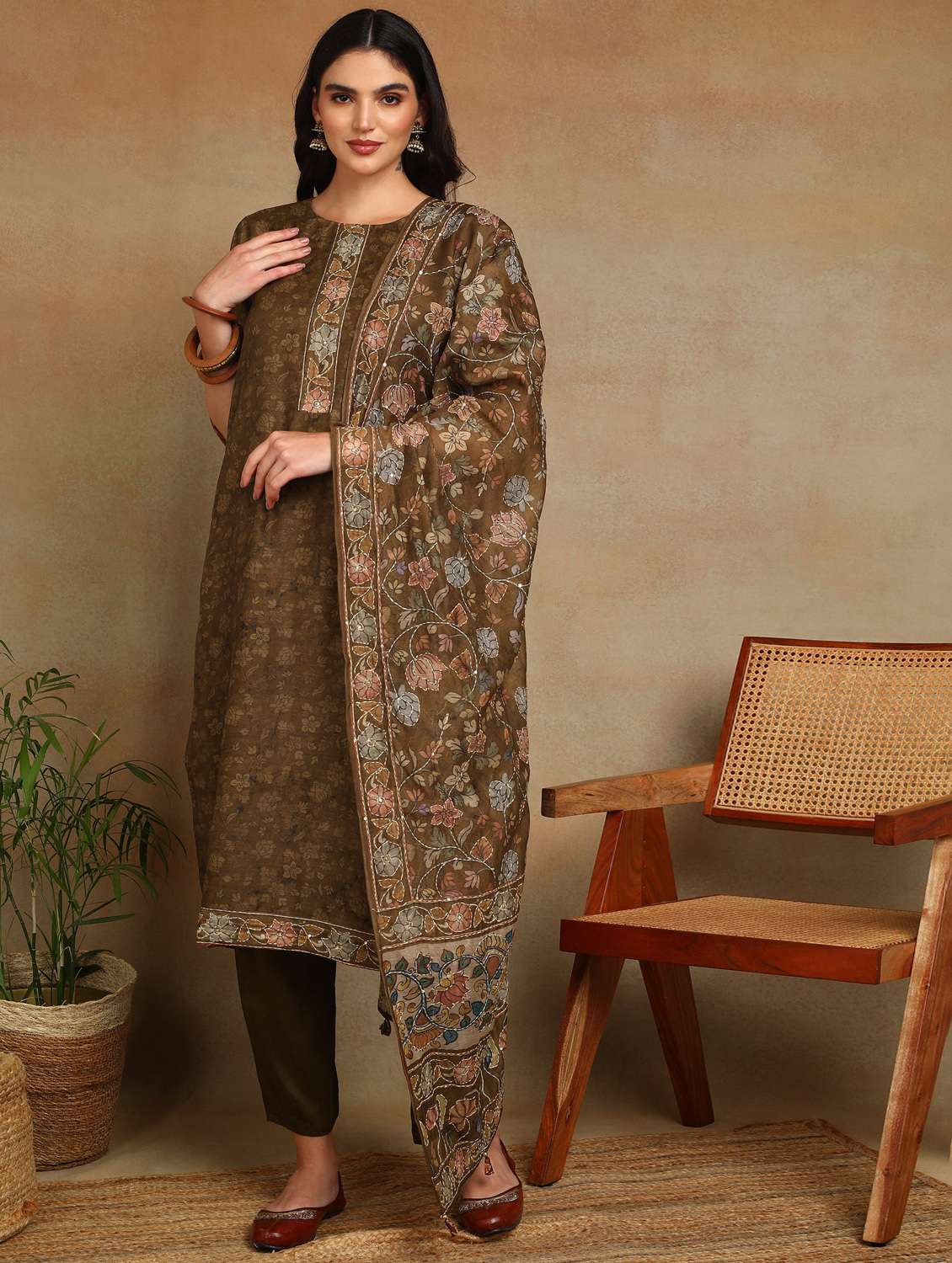 women floral three quarter sleeve kurta pant with dupatta set