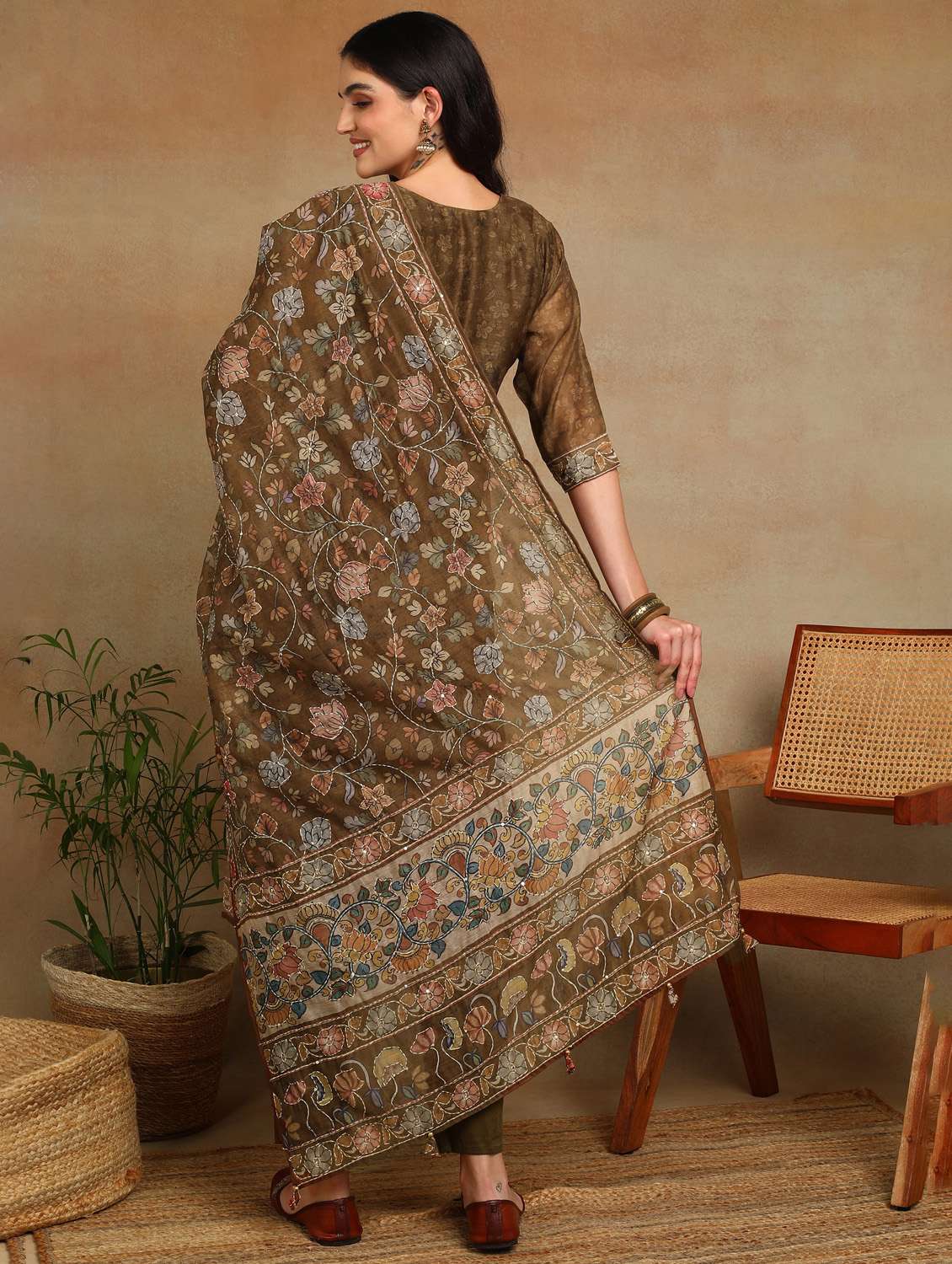 women floral three quarter sleeve kurta pant with dupatta set - 22141667 - Standard Image - 3