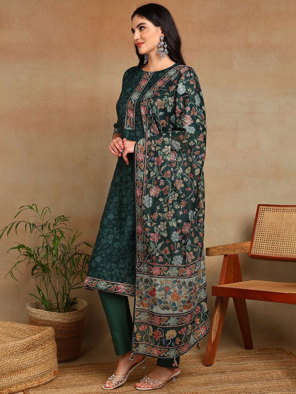 women floral three quarter sleeve kurta pant with dupatta set - 22141669 - Standard Image - 3