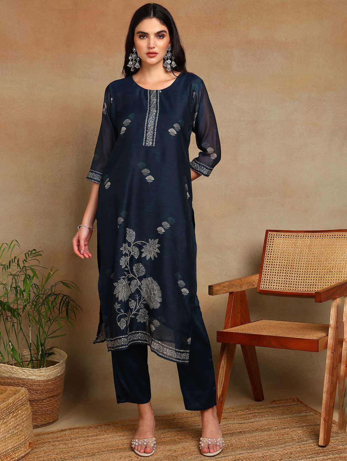 women floral three quarter sleeve kurta pant with dupatta set - 22141670 - Standard Image - 3