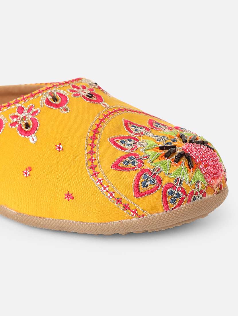 women embroidered slip on jutis - 22142194 -  Standard Image - 3