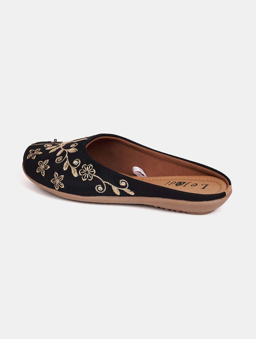 women embroidered slip on jutis - 22142199 -  Standard Image - 3