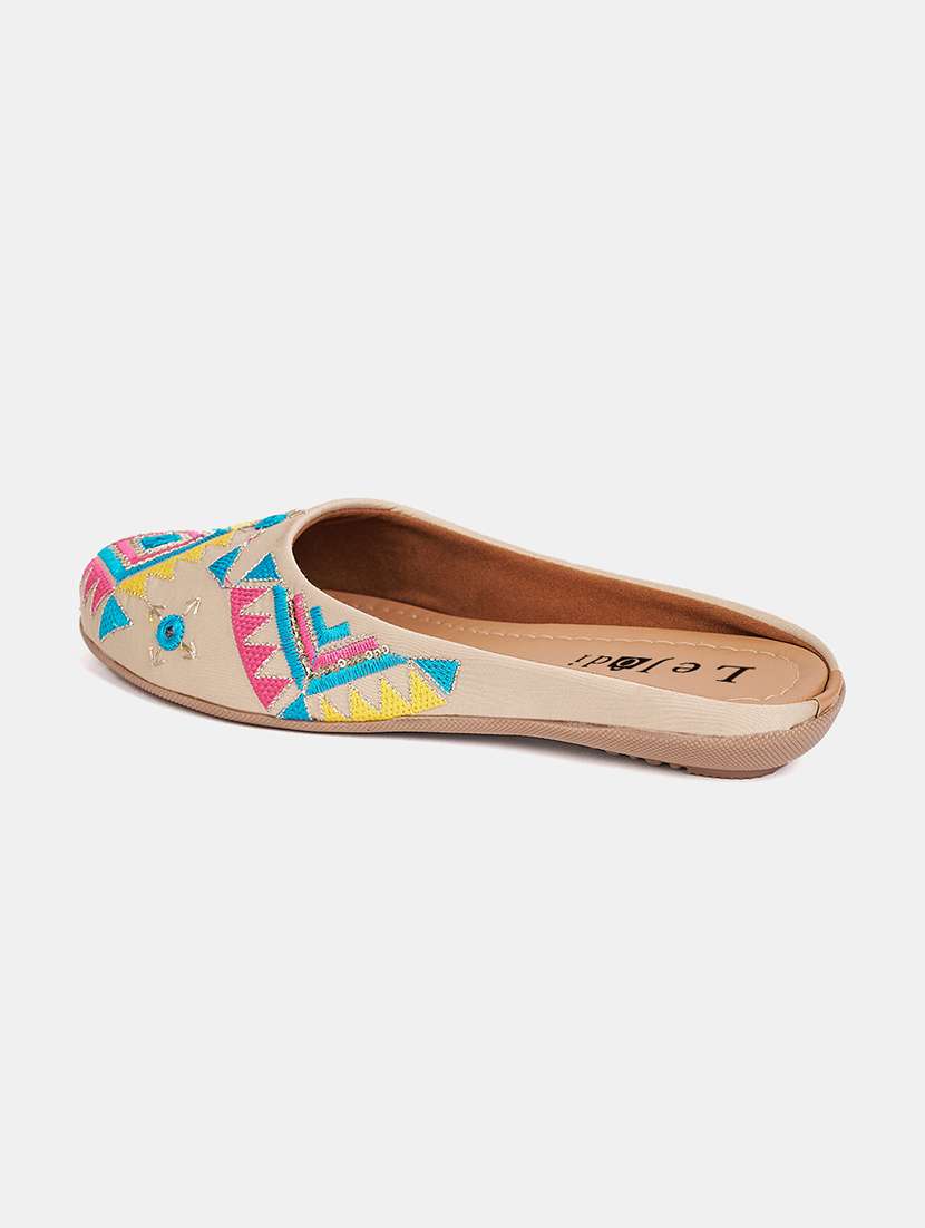 women embroidered slip on jutis - 22142202 -  Standard Image - 3