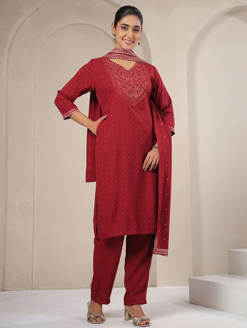 women embroidered three quarter sleeve kurta pant with dupatta set