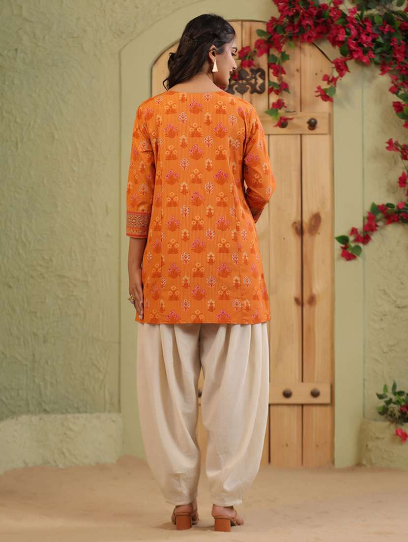 women printed three quarter sleeve straight kurti - 22142230 -  Standard Image - 3