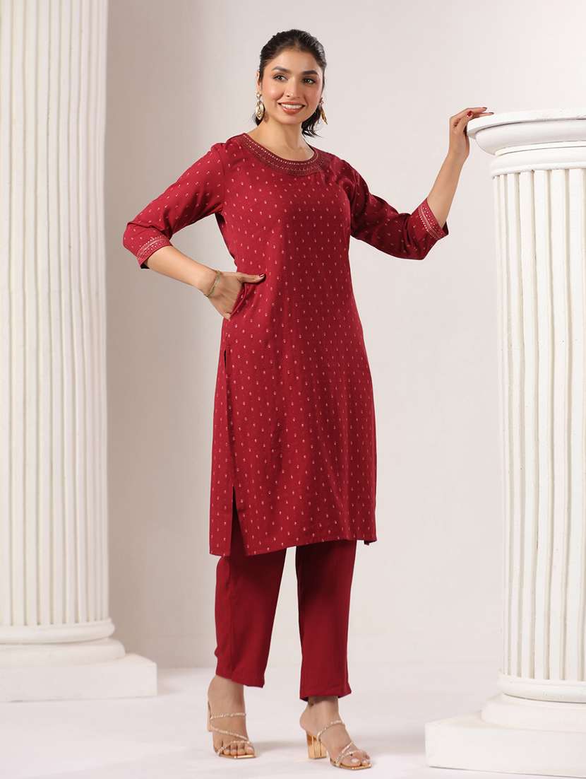 women printed three quarter sleeve straight kurta