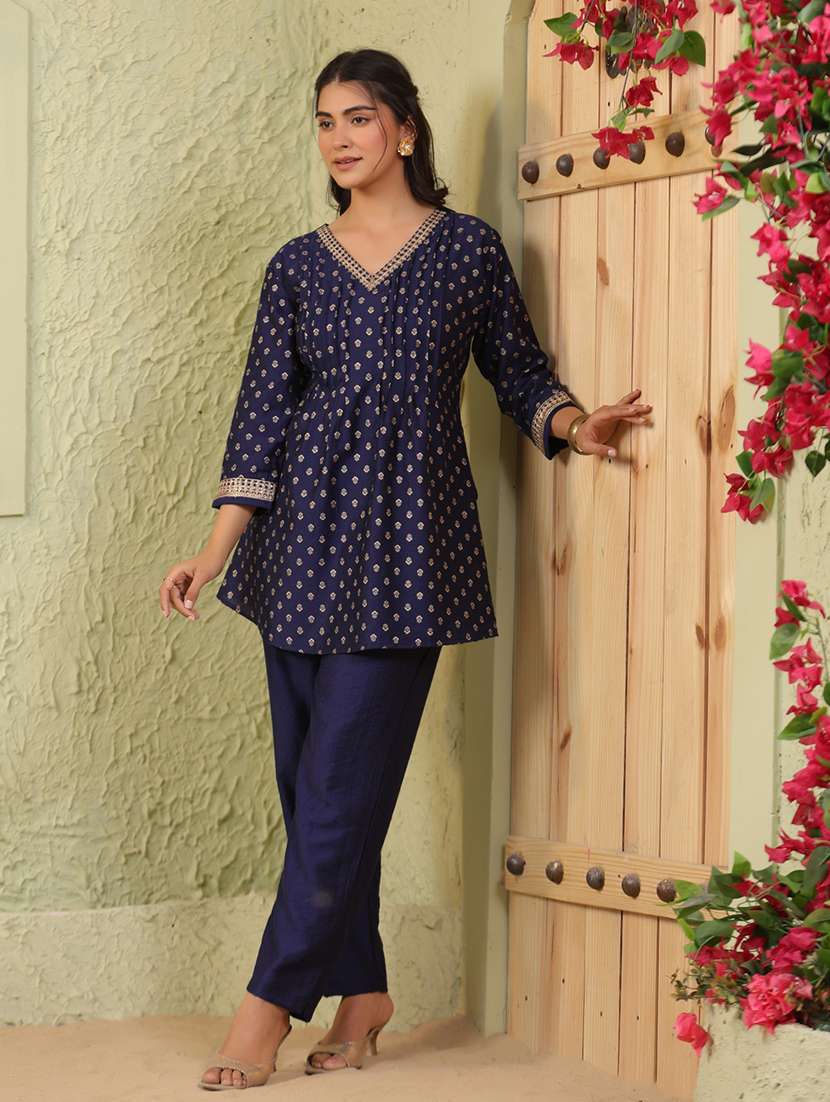 women printed three quarter sleeve ethnic co-ord set - 22142250 -  Standard Image - 3