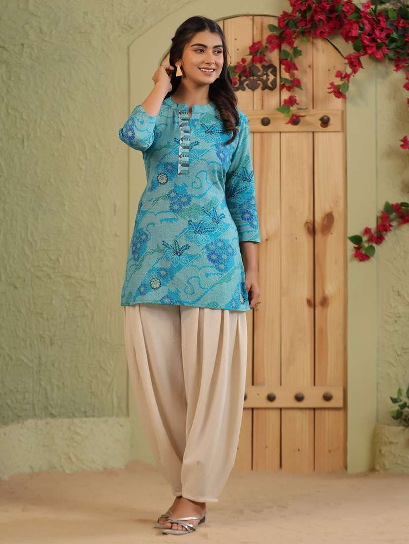 women printed three quarter sleeve straight kurti