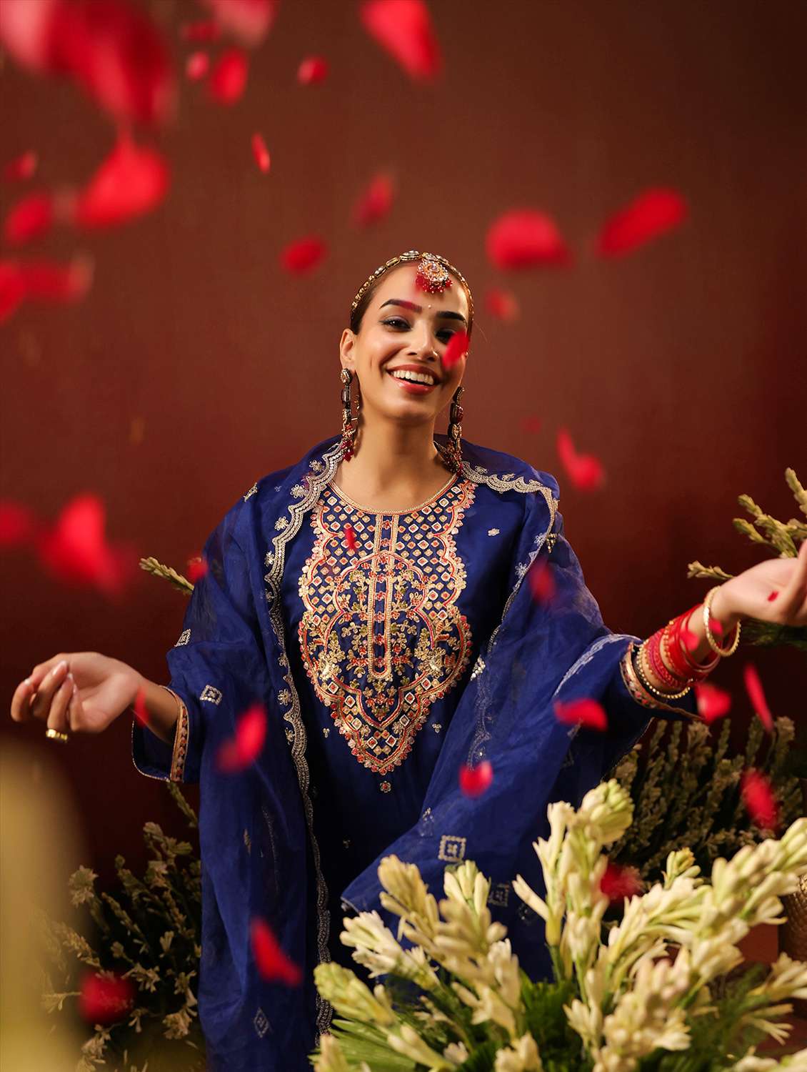 women solid with work long sleeve kurta palazzo with dupatta set - 22142283 -  Standard Image - 3