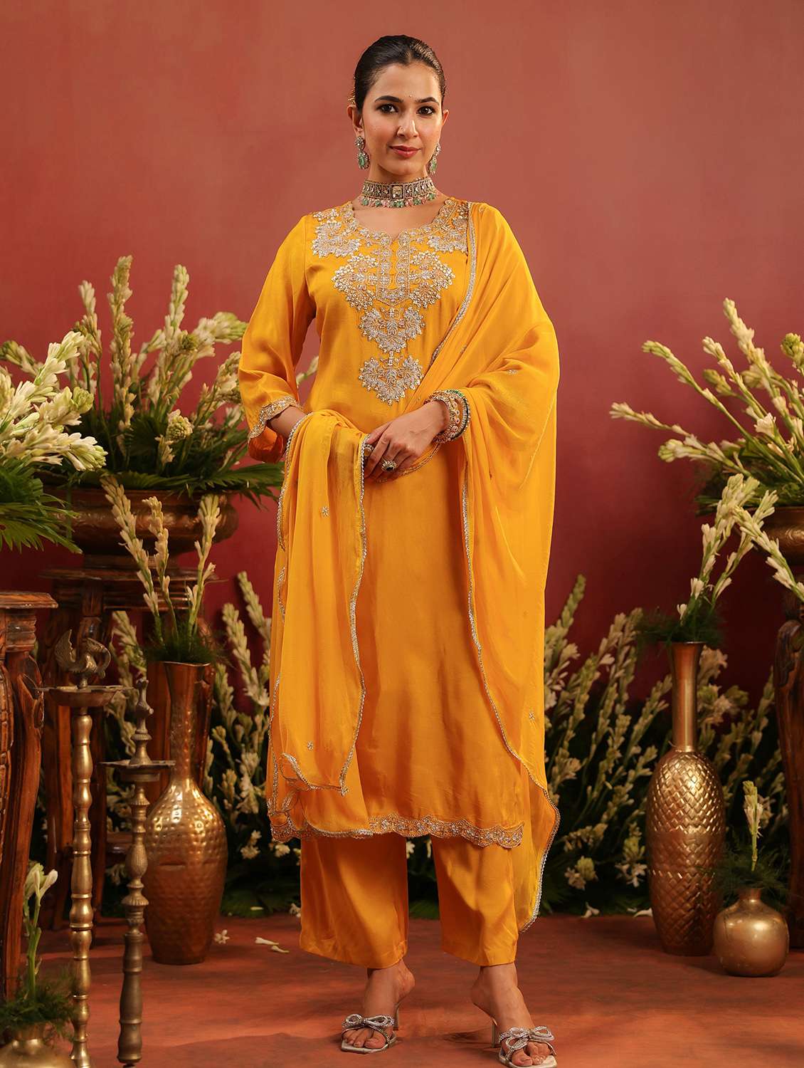 women embroidered three quarter sleeve kurta pant with dupatta set