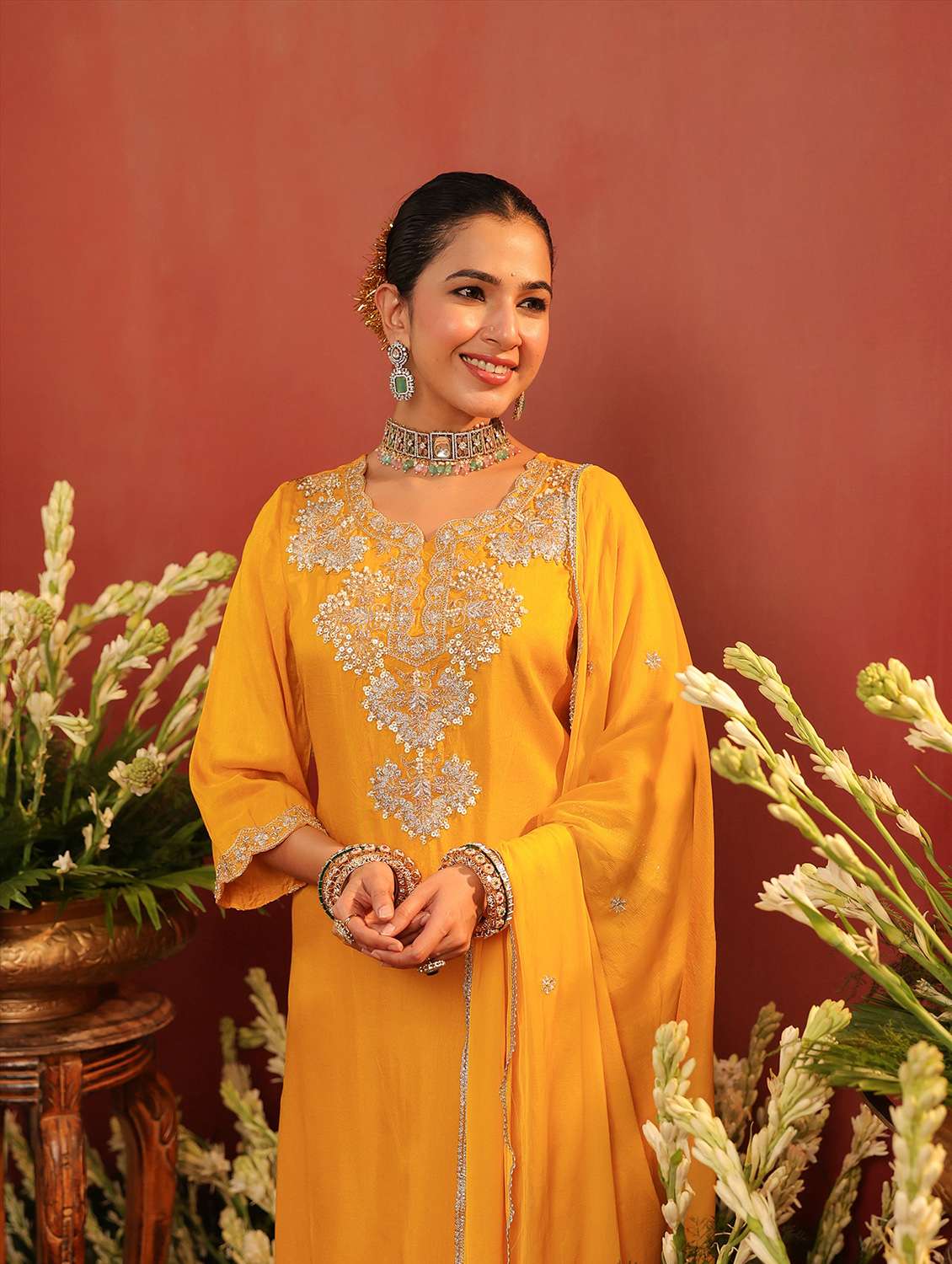 women embroidered three quarter sleeve kurta pant with dupatta set - 22142298 -  Standard Image - 5