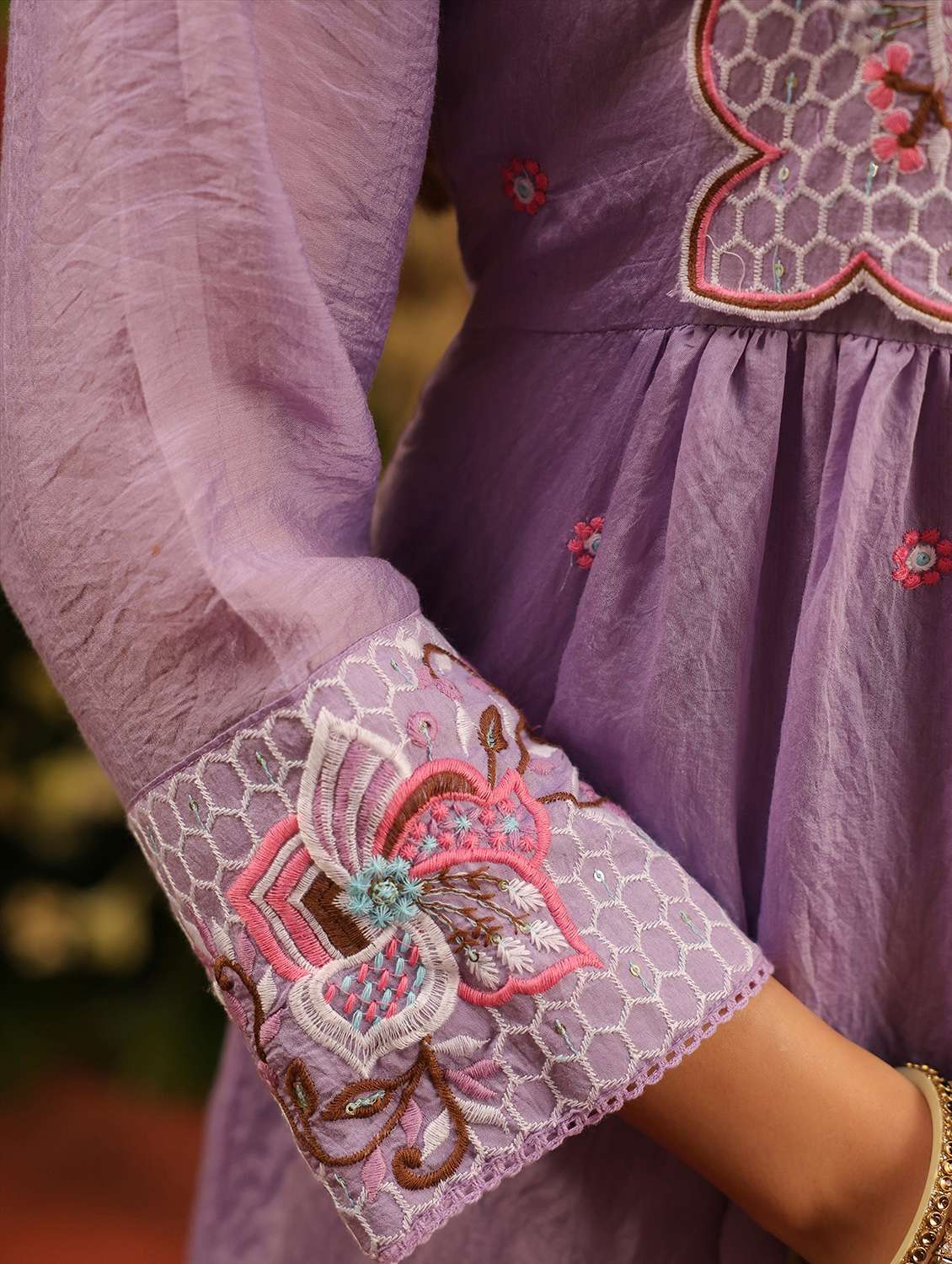 women embroidered long sleeve kurta pant with dupatta set - 22142309 -  Standard Image - 5