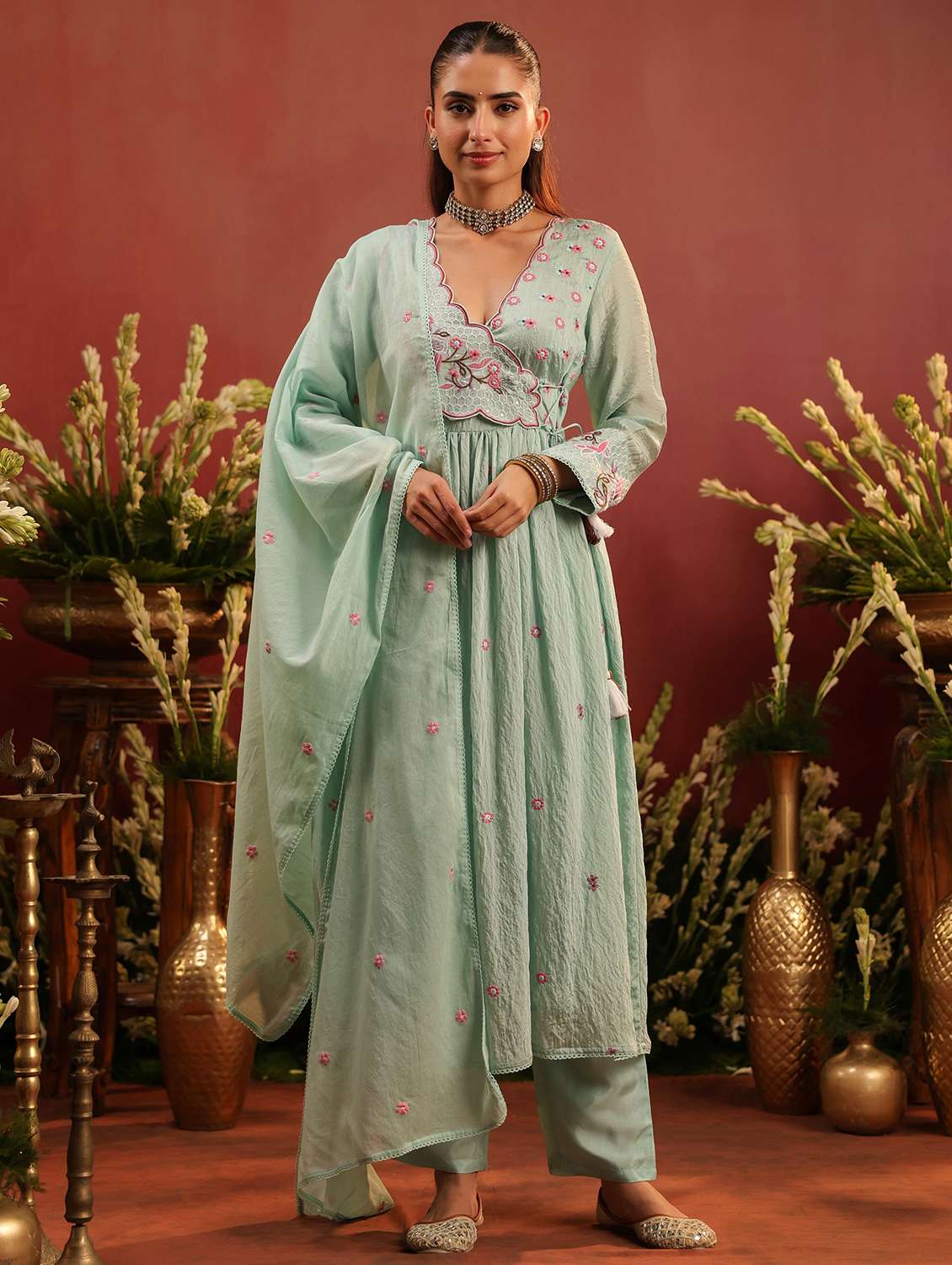 women embroidered long sleeve kurta pant with dupatta set