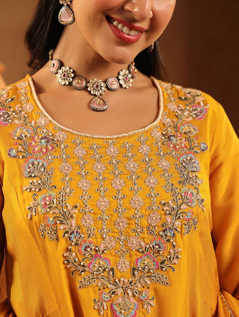 women embroidered three quarter sleeve kurta pant with dupatta set - 22142323 -  Standard Image - 5