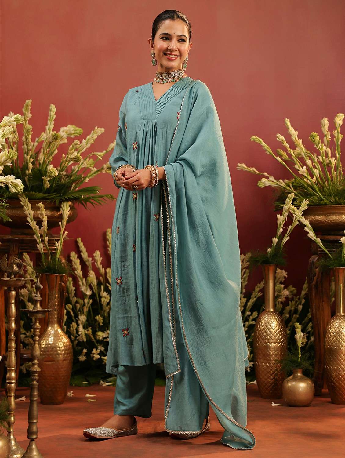 women embroidered three quarter sleeve kurta pant with dupatta set - 22142330 -  Standard Image - 3