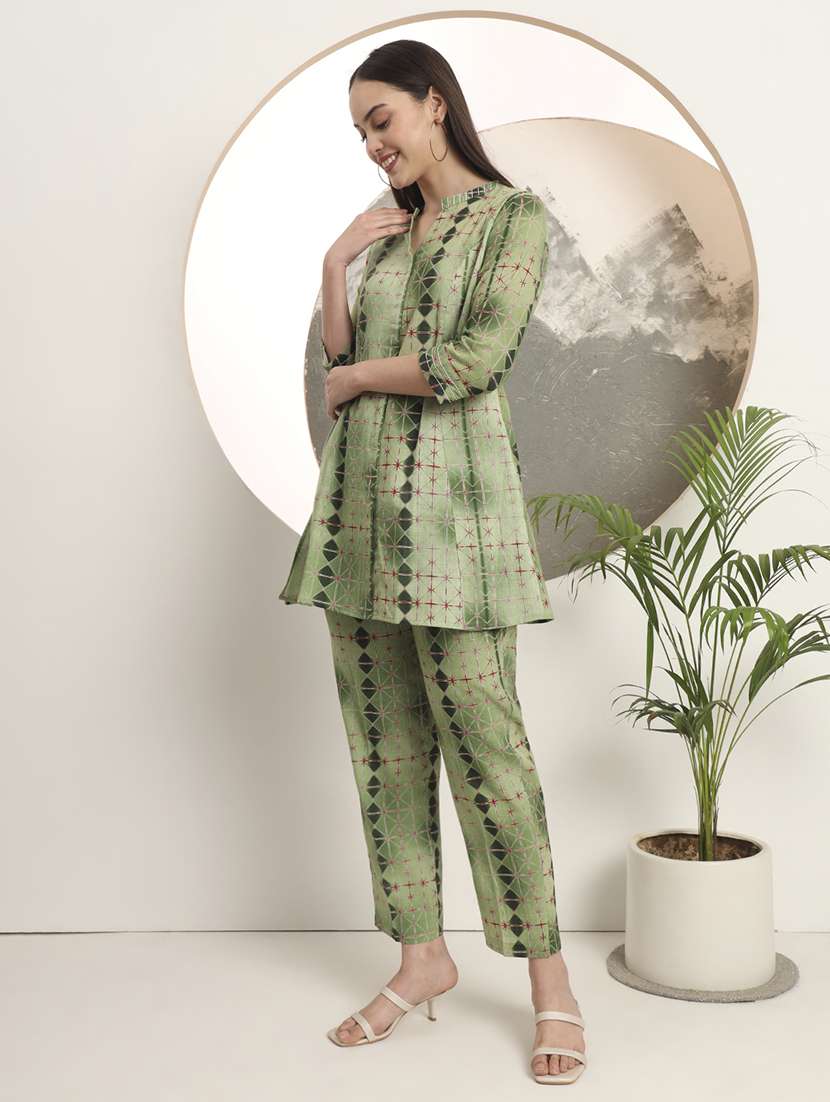 women printed three quarter sleeve ethnic co-ord set