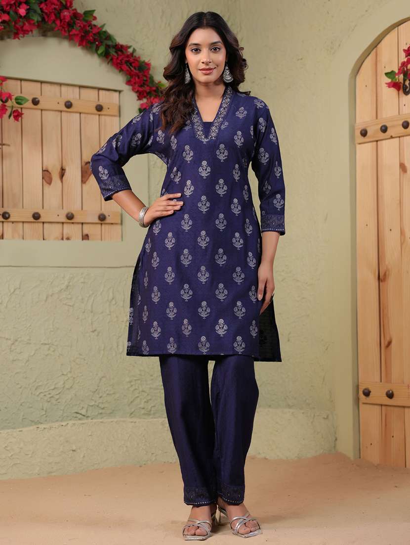 women floral printed three quarter sleeve kurta pant set