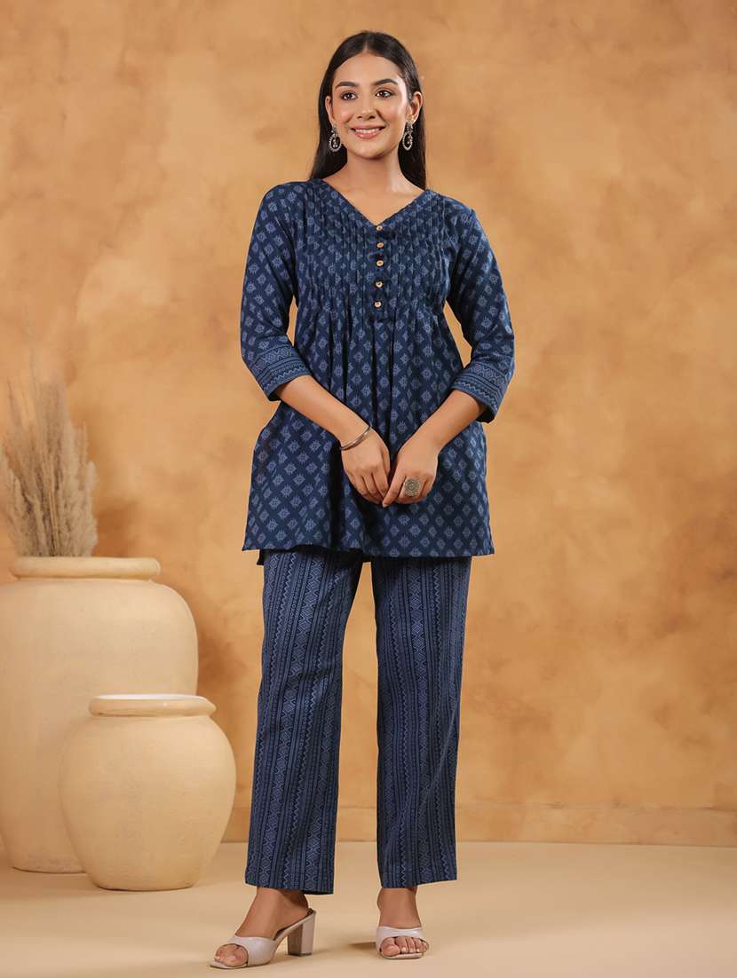 women printed three quarter sleeve ethnic co-ord set