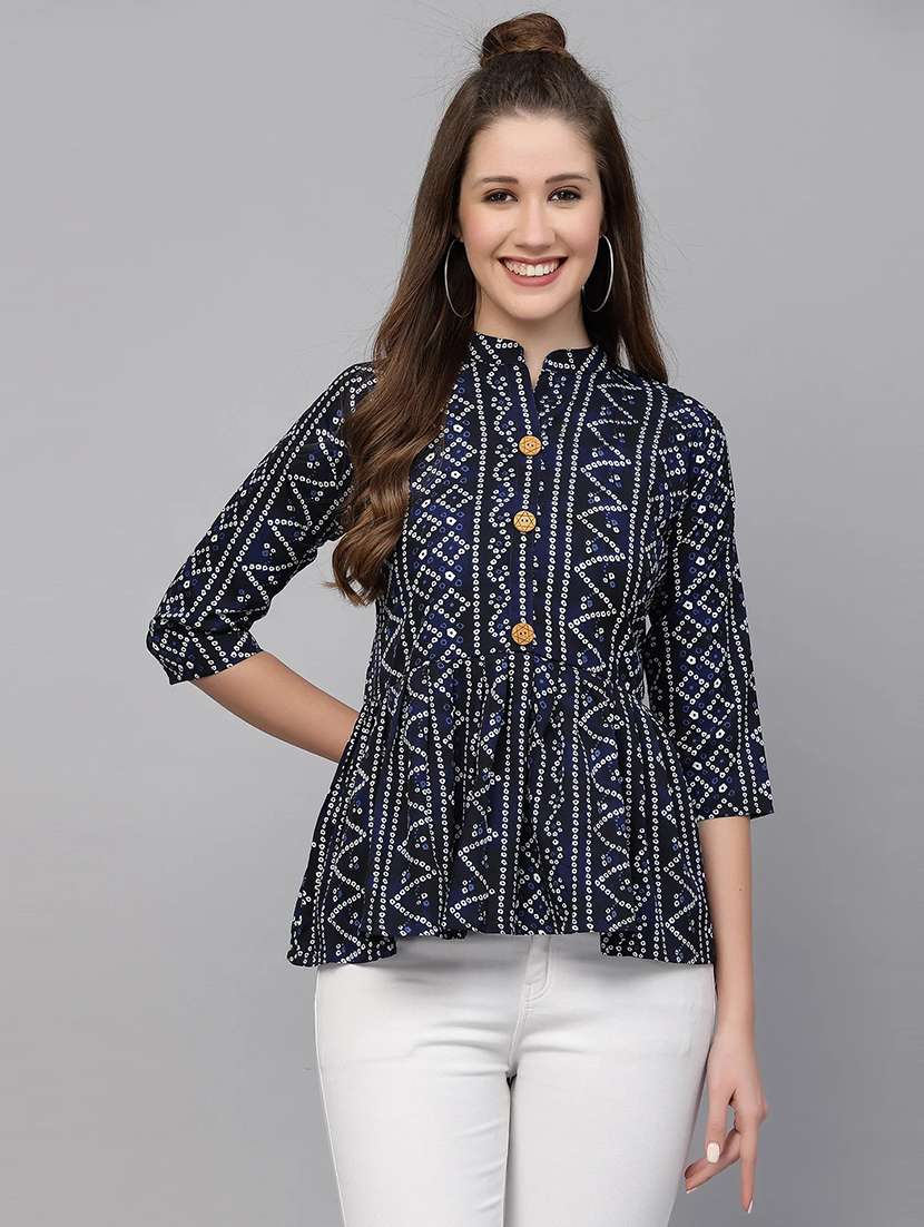 women bandhani print three quarter sleeve top