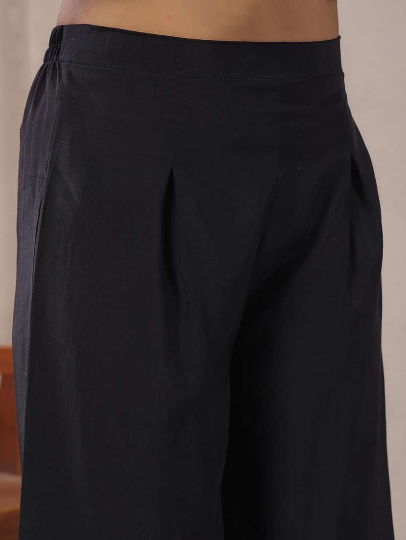 women paisley three quarter sleeve kurta palazzo with dupatta set - 22142626 -  Standard Image - 5