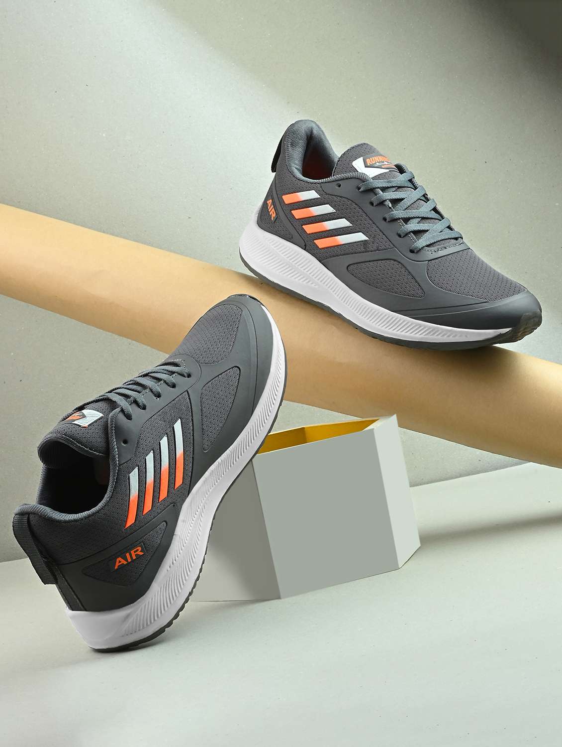 men grey lace up sport shoe