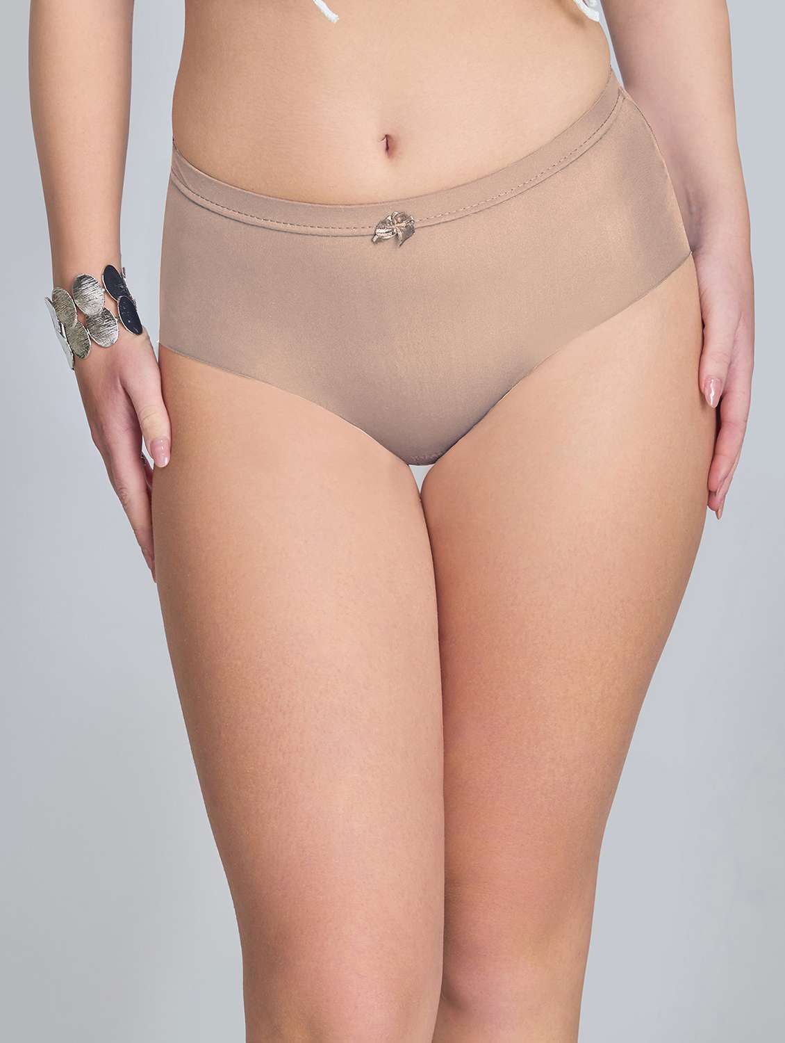 women solid mid rise seamless hipster panty