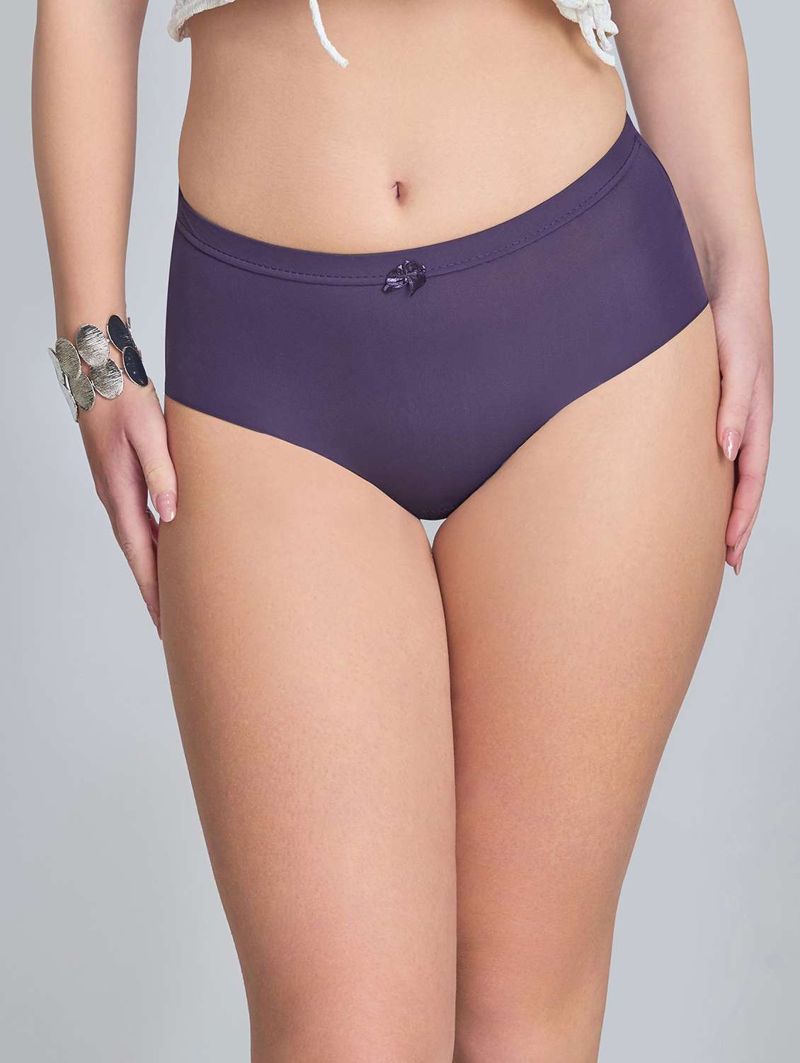 women solid mid rise seamless hipster panty