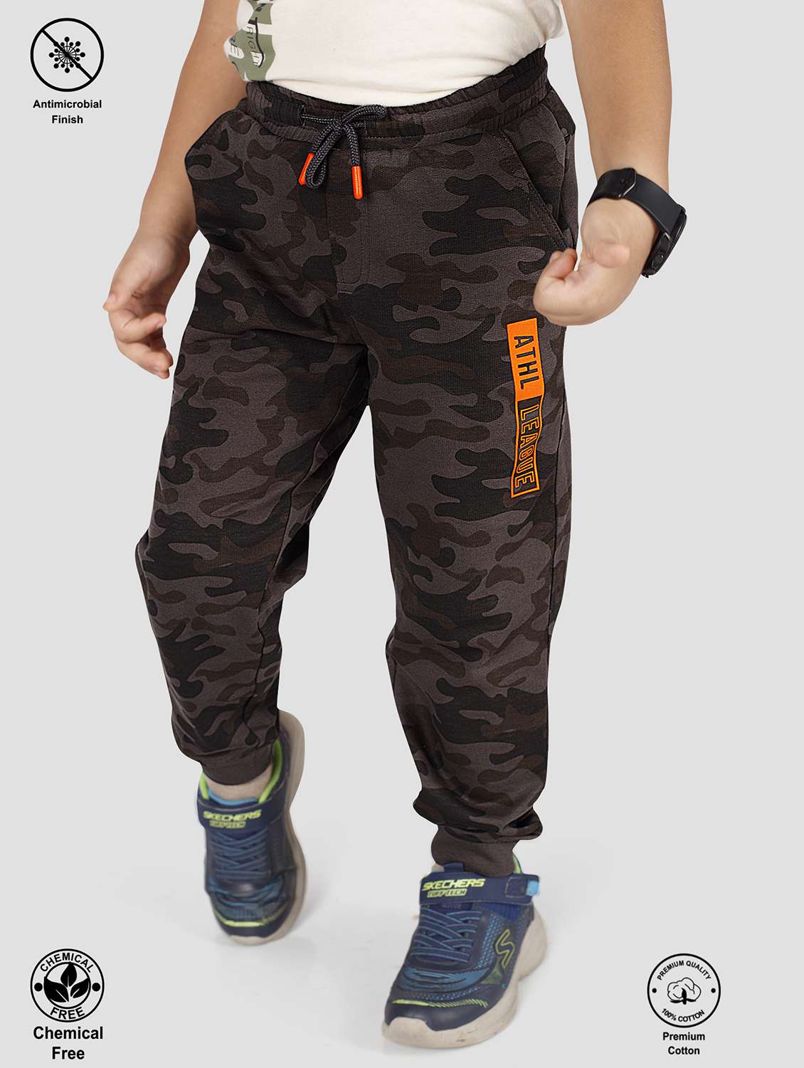 boys printed mid rise jogger