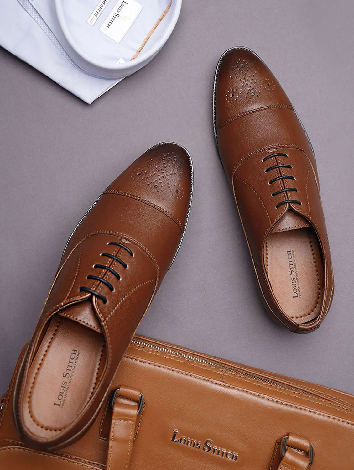 men tan lace-up oxford