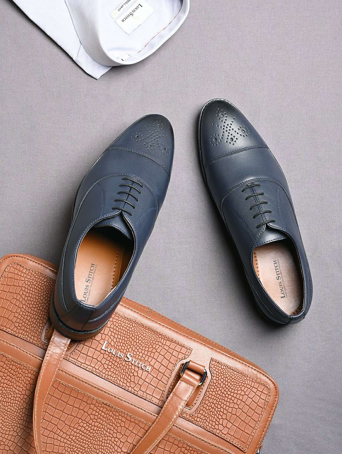 men navy blue lace-up oxford