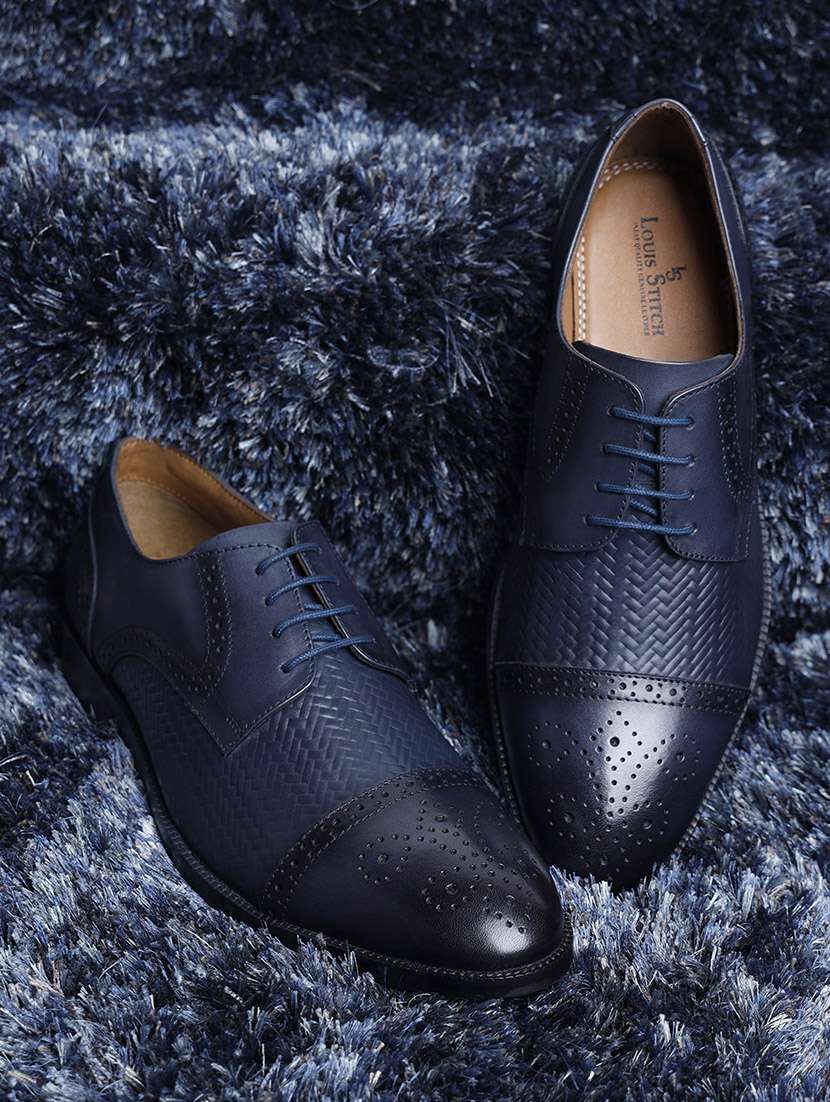 men textured lace up oxford