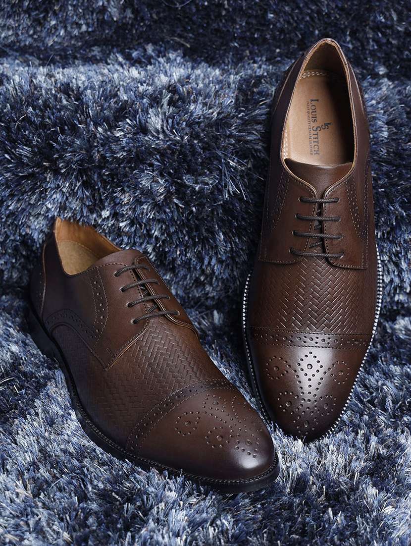 men textured lace up oxford