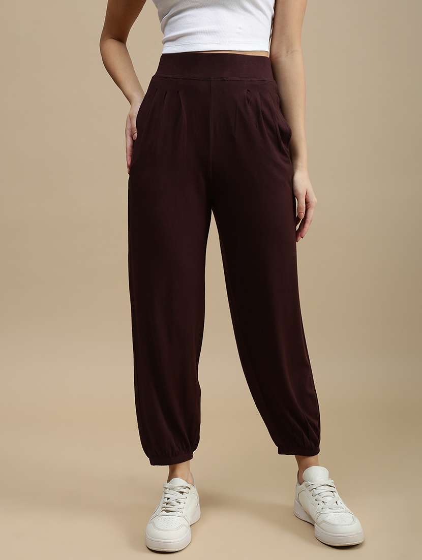 women solid mid rise jogger
