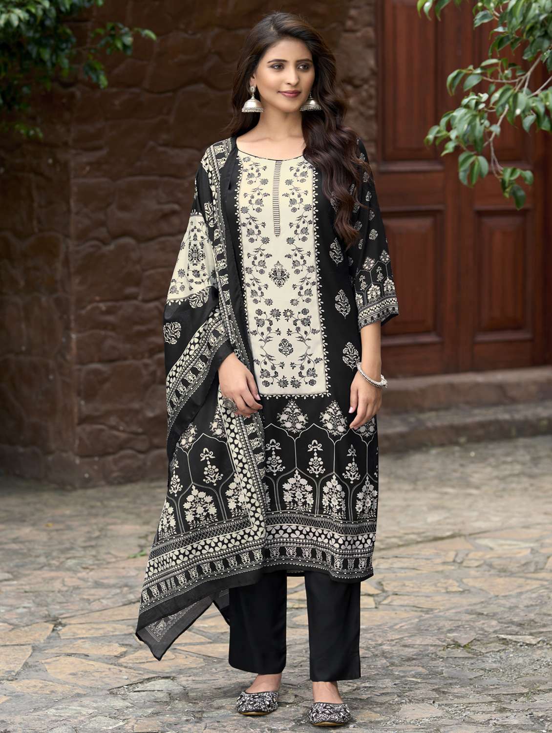 women printed three quarter sleeve kurta pant with dupatta set