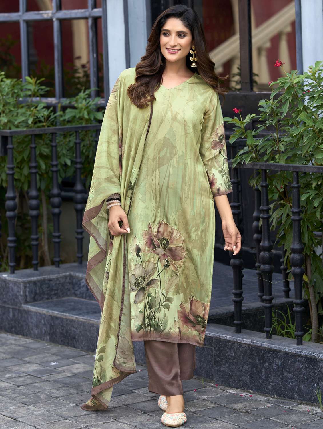 women floral printed three quarter sleeve kurta pant with dupatta set