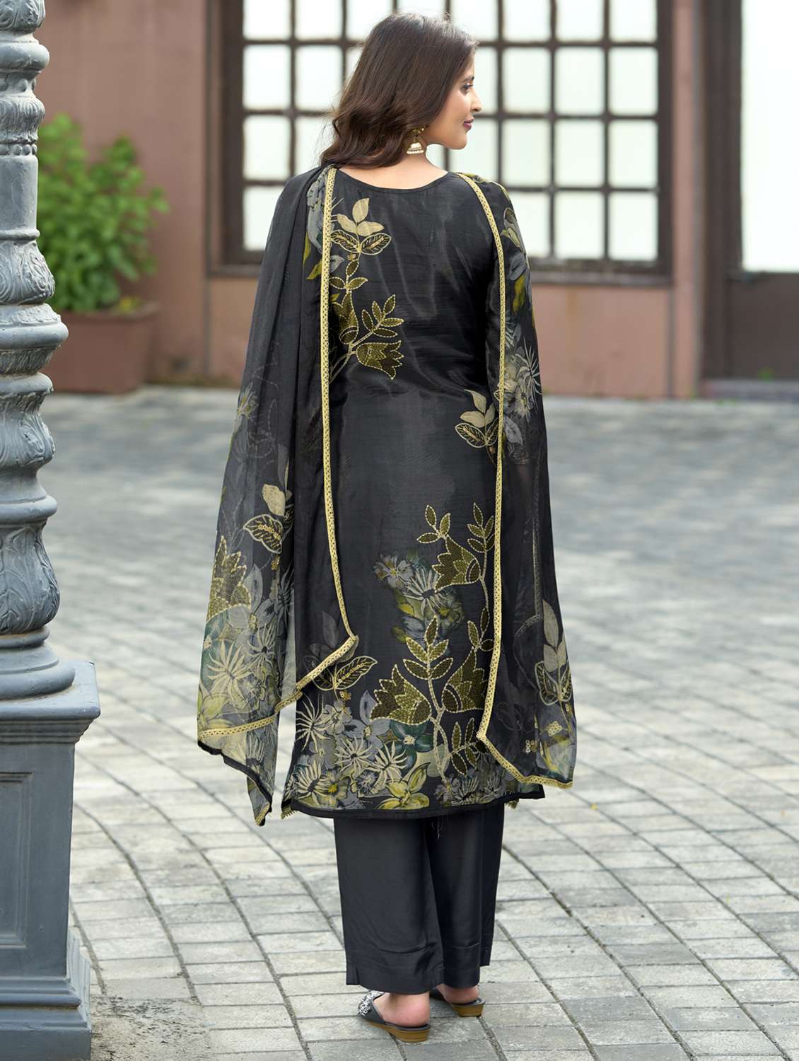 women floral printed three quarter sleeve kurta pant with dupatta set - 22143785 -  Standard Image - 3