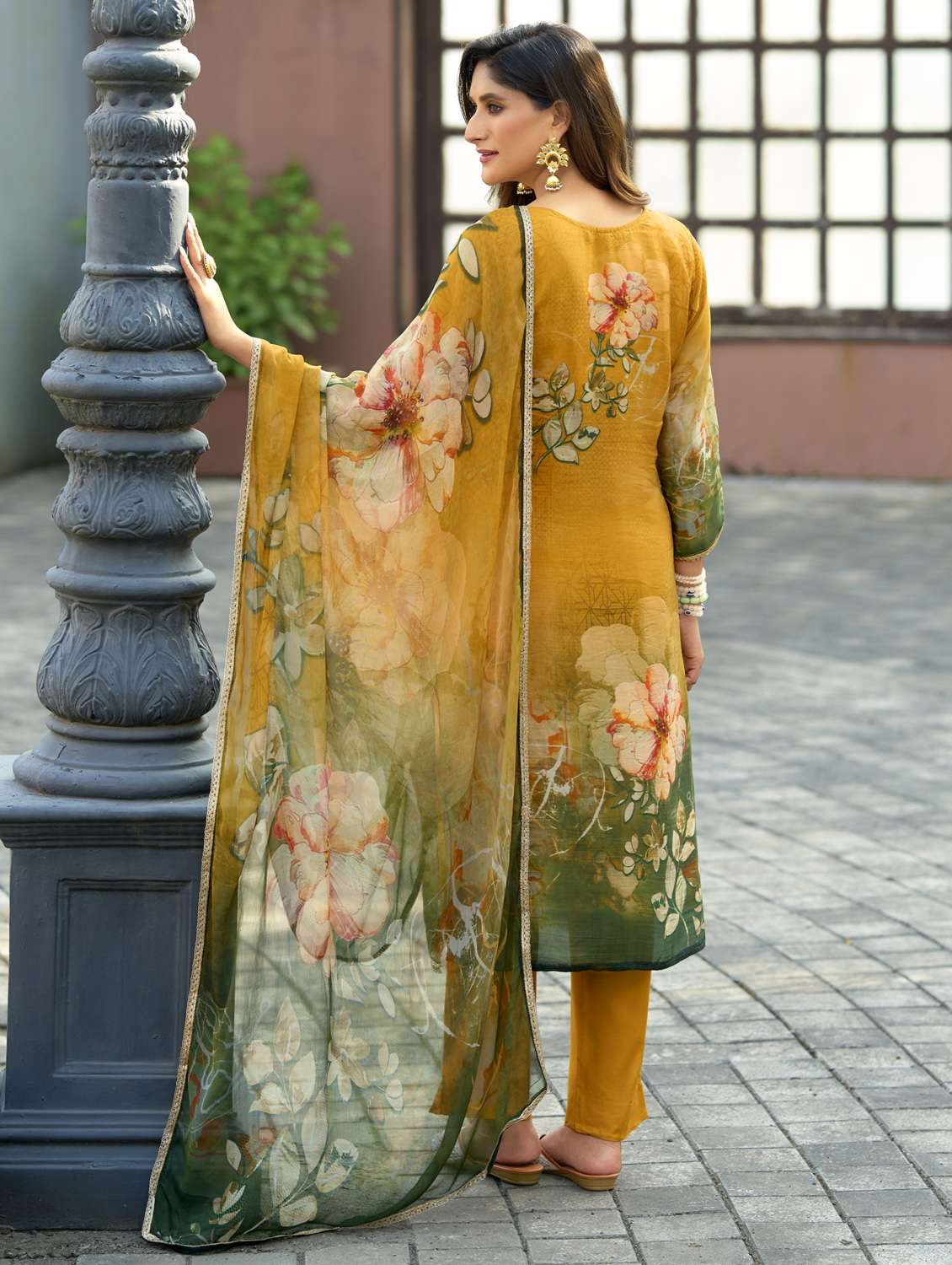women floral printed three quarter sleeve kurta pant with dupatta set - 22143786 -  Standard Image - 3