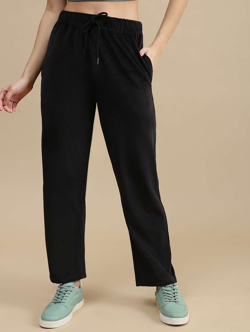 women solid mid rise track pant