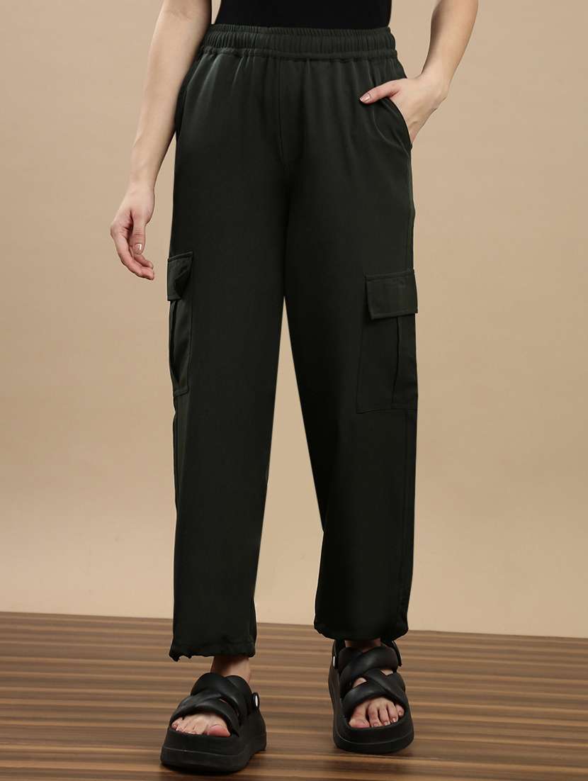 women solid mid rise cargo